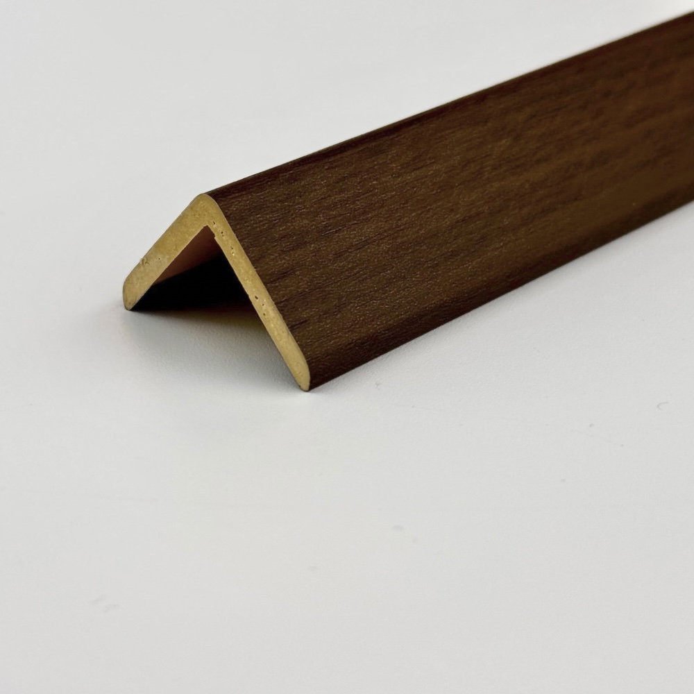 Corner classic nut/Уголок Классика орех 2800*25*25